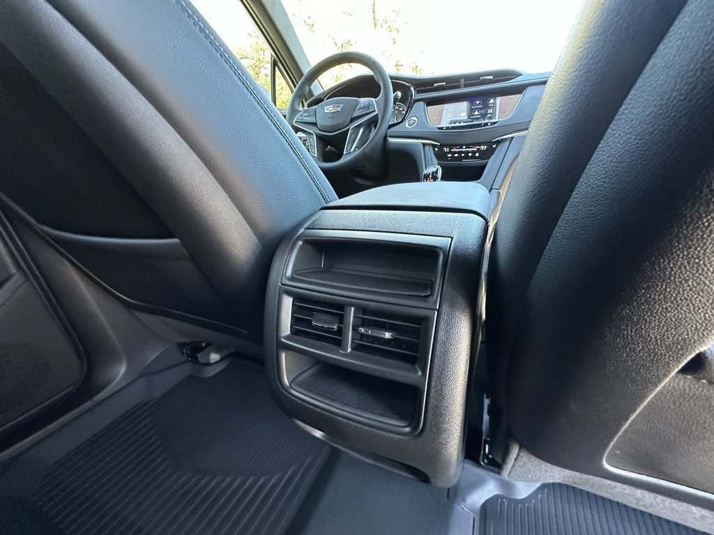 New 2026 Cadillac XT5 Luxury w/ LPO, Floor Liner Package image 19