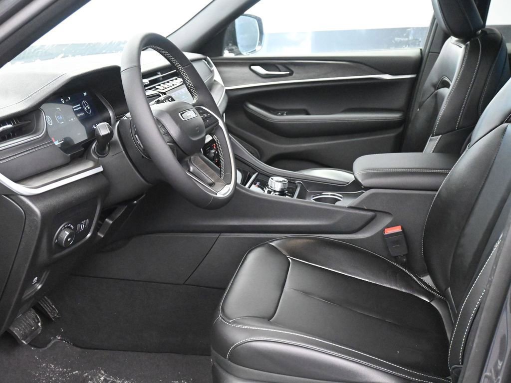 New 2025 Jeep Grand Cherokee L Limited image 11