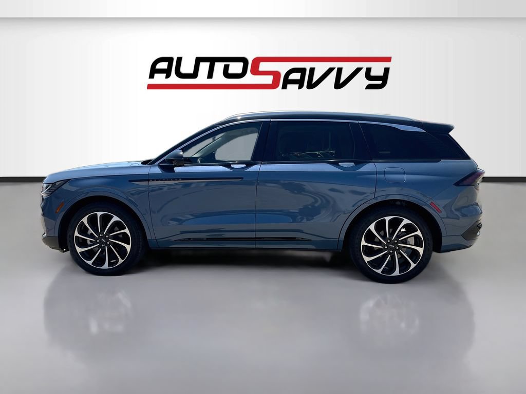 Used 2025 Lincoln Nautilus Black Label AWD/4WD image 4