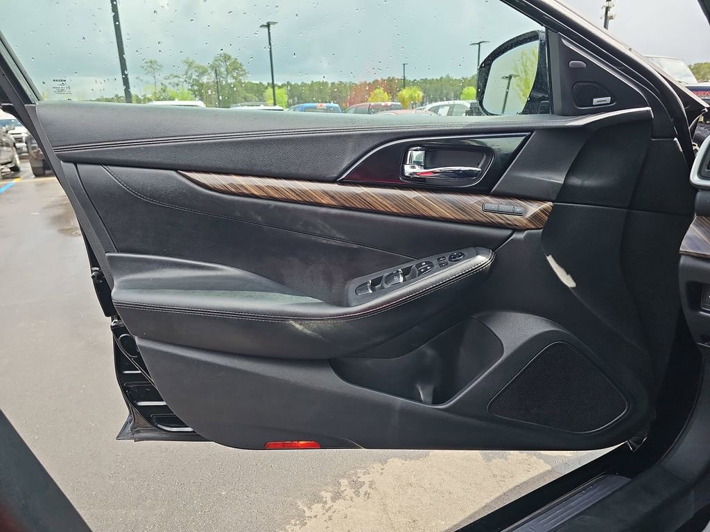 Used 2017 Nissan Maxima Platinum image 31