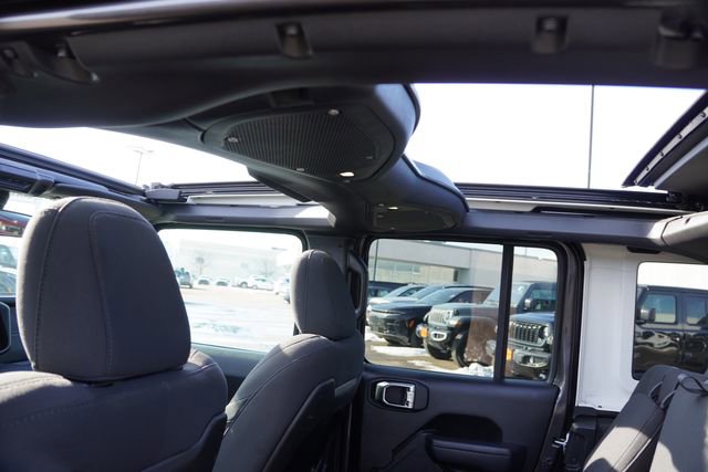 Certified 2025 Jeep Wrangler Unlimited Rubicon 4xe w/ Convenience Group image 20