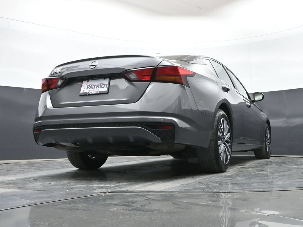 Used 2025 Nissan Altima 2.5 SV FWD image 34