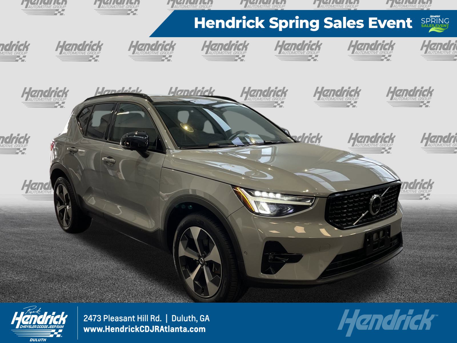 Used 2025 Volvo XC40 B5 Plus image 1