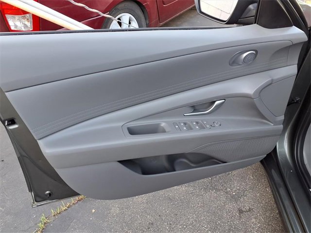 Used 2023 Chrysler 300 S image 11