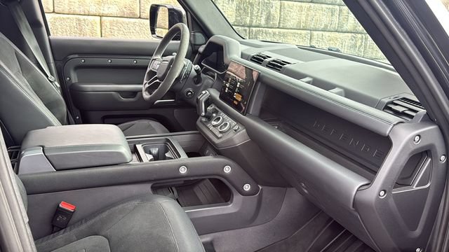 Used 2023 Land Rover Defender 110 V8 AWD/4WD image 13
