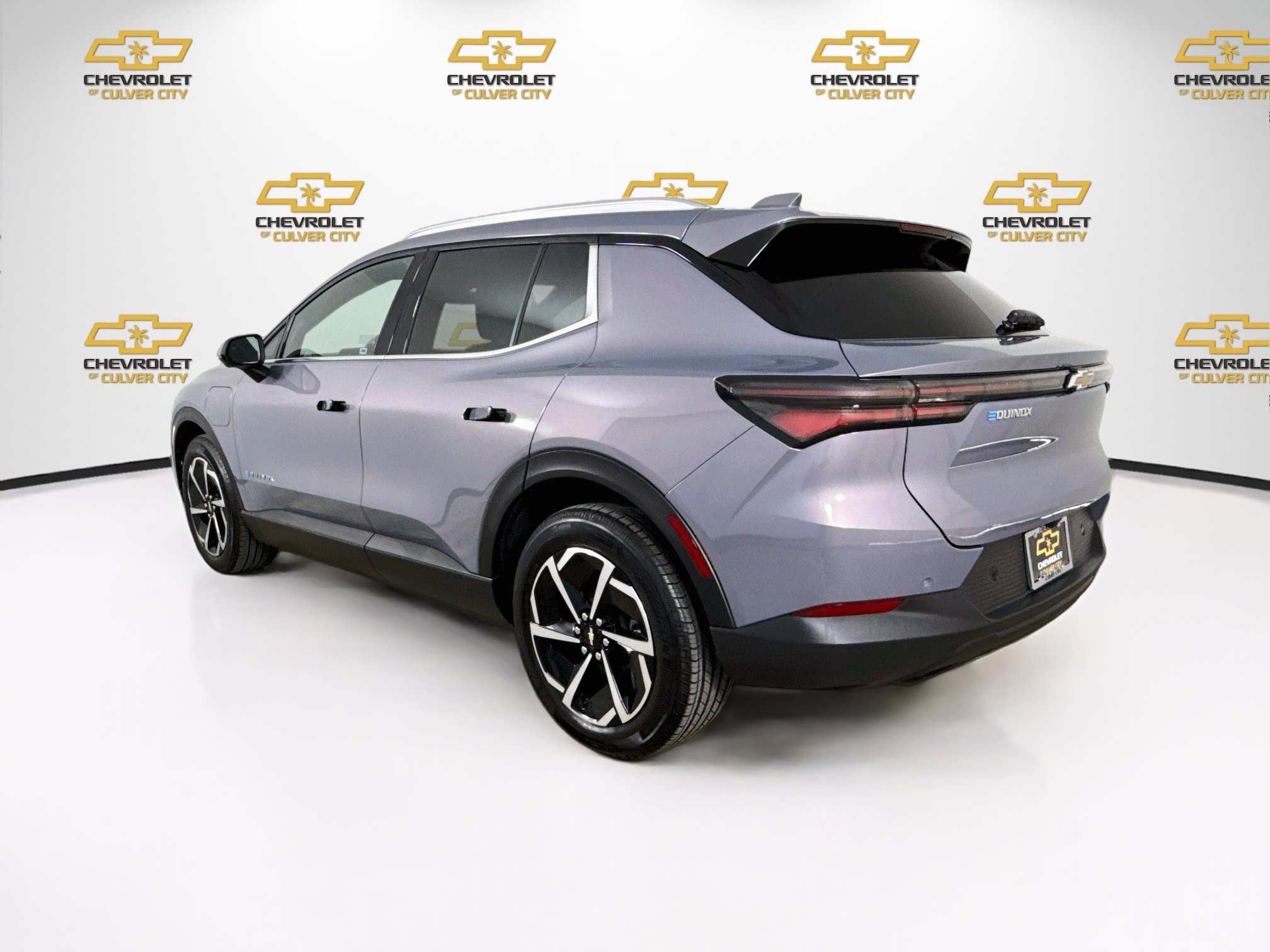Used 2026 Chevrolet Equinox EV LT w/ LPO, All-Weather Mat Package FWD image 6