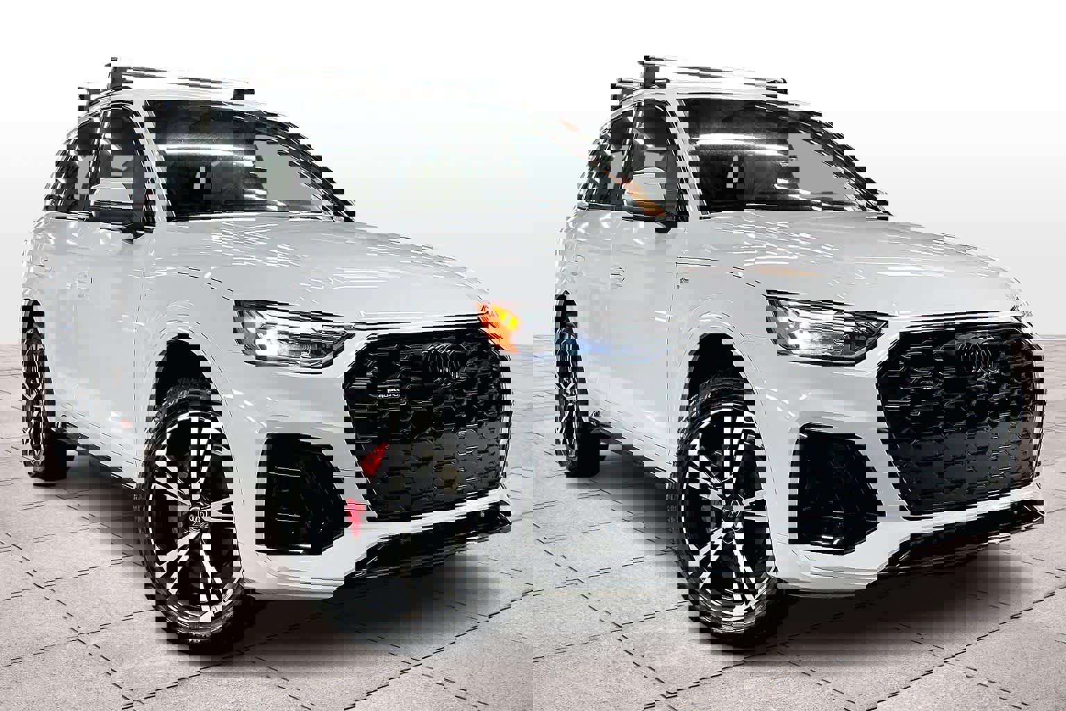 Certified 2025 Audi Q5 2.0T Premium Plus image 2