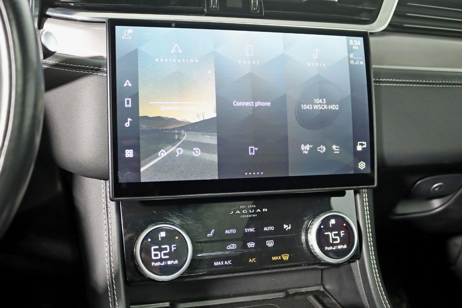 Used 2024 Jaguar F-PACE R-Dynamic S image 17