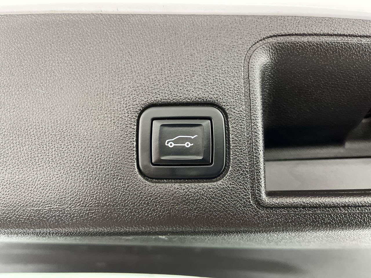 Used 2022 GMC Terrain AT4 w/ LPO, Floor Liner Package AWD/4WD image 32
