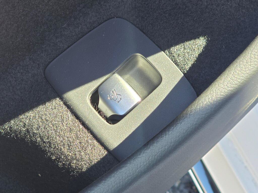 New 2026 Mercedes-Benz E 350 4MATIC Sedan image 35