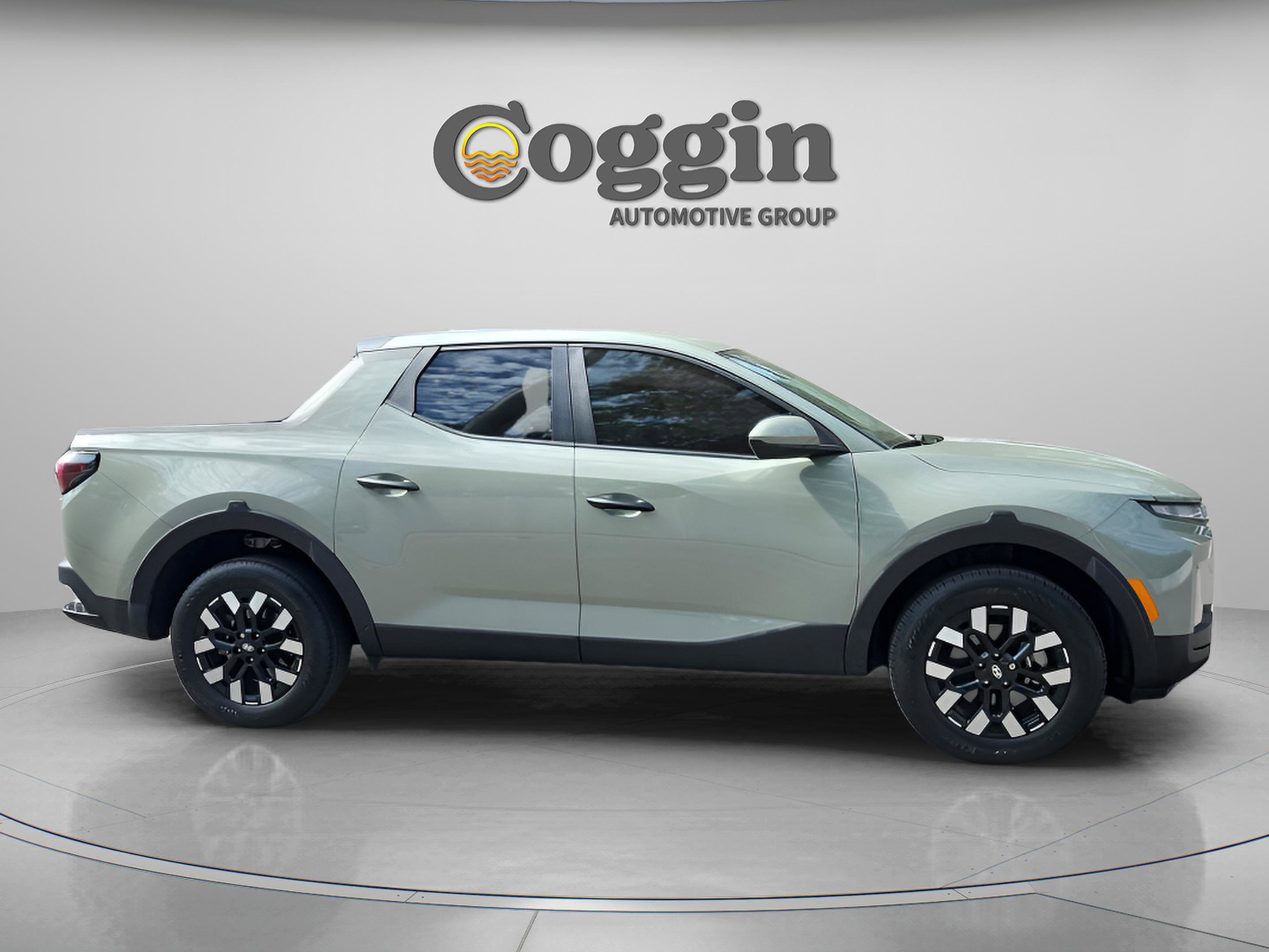 Certified 2025 Hyundai Santa Cruz SE image 8