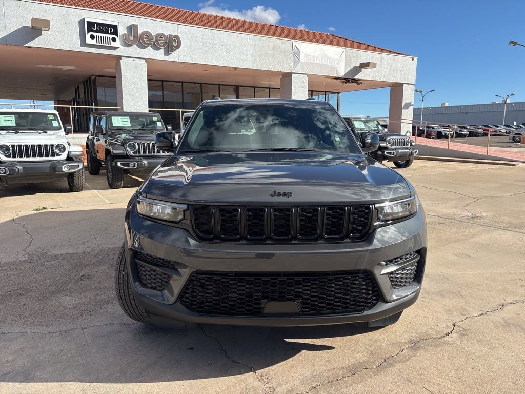 New 2025 Jeep Grand Cherokee Altitude image 2