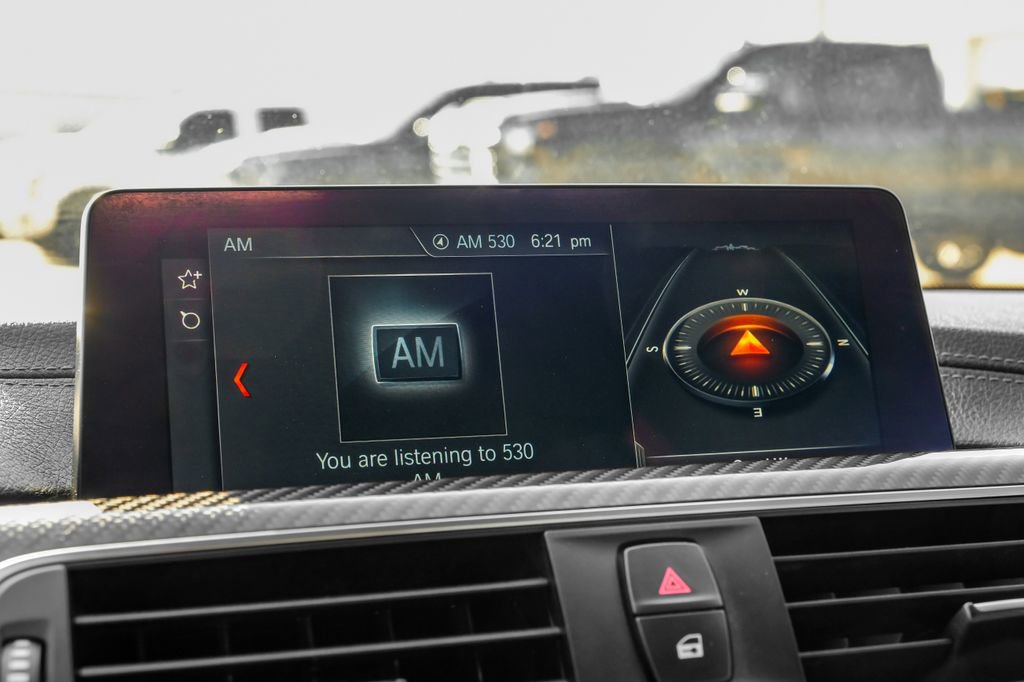 Used 2018 BMW M4 Convertible image 36