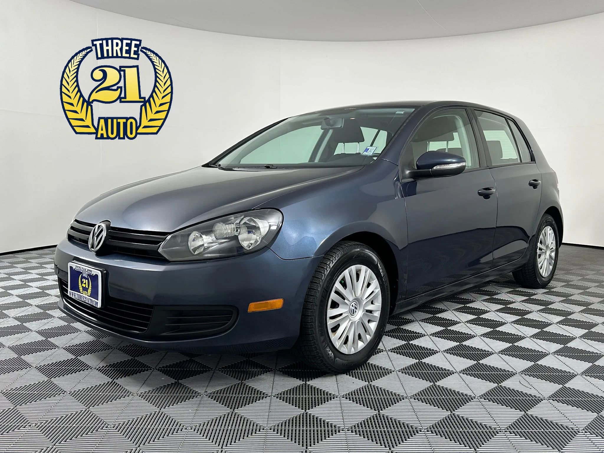 Used 2013 Volkswagen Golf 4-Door image 1