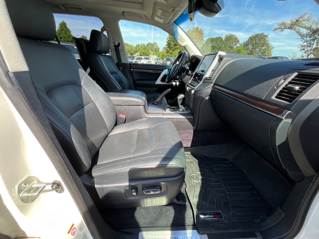 Used 2016 Toyota Land Cruiser image 39