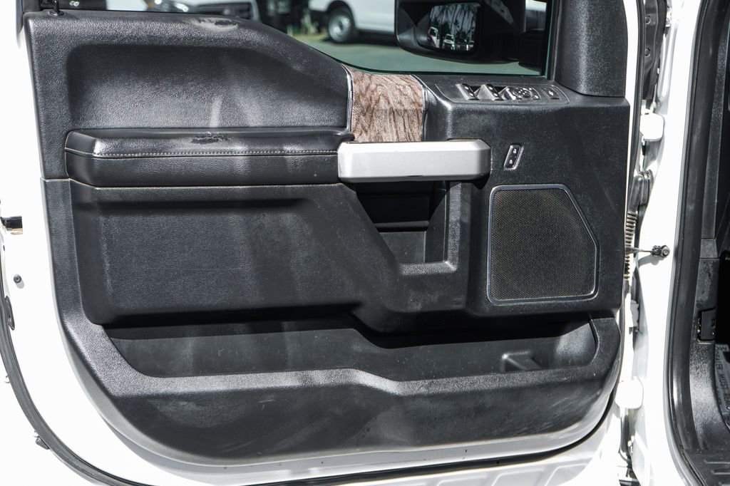 Used 2017 Ford F350 Lariat image 15
