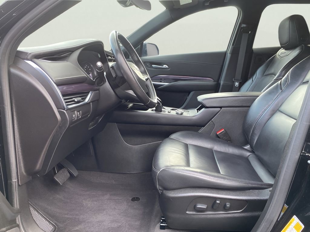 Certified 2023 Cadillac XT4 Luxury w/ Cold Weather Package image 15