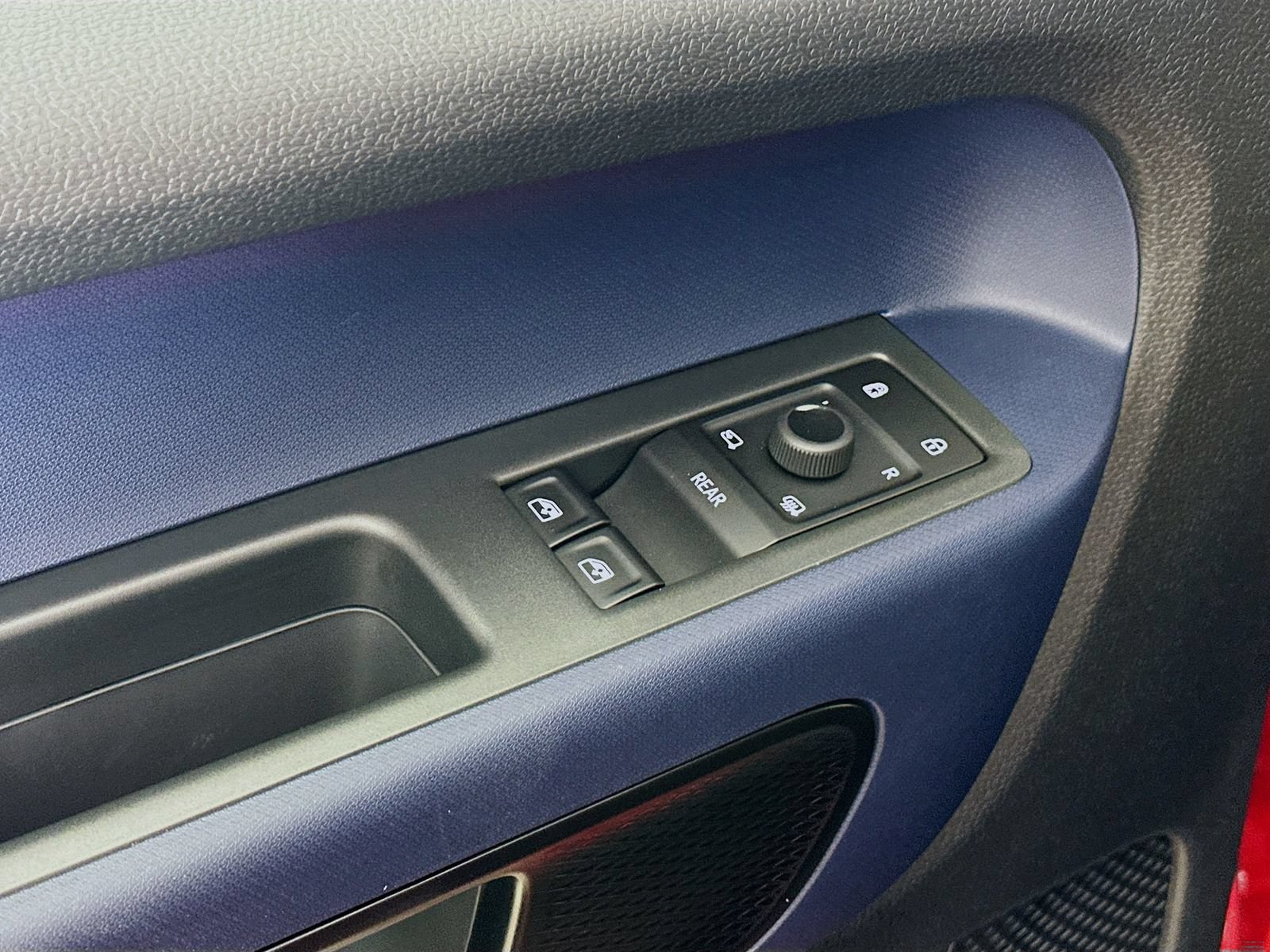 New 2025 Volkswagen ID. Buzz Pro S Plus AWD/4WD image 16