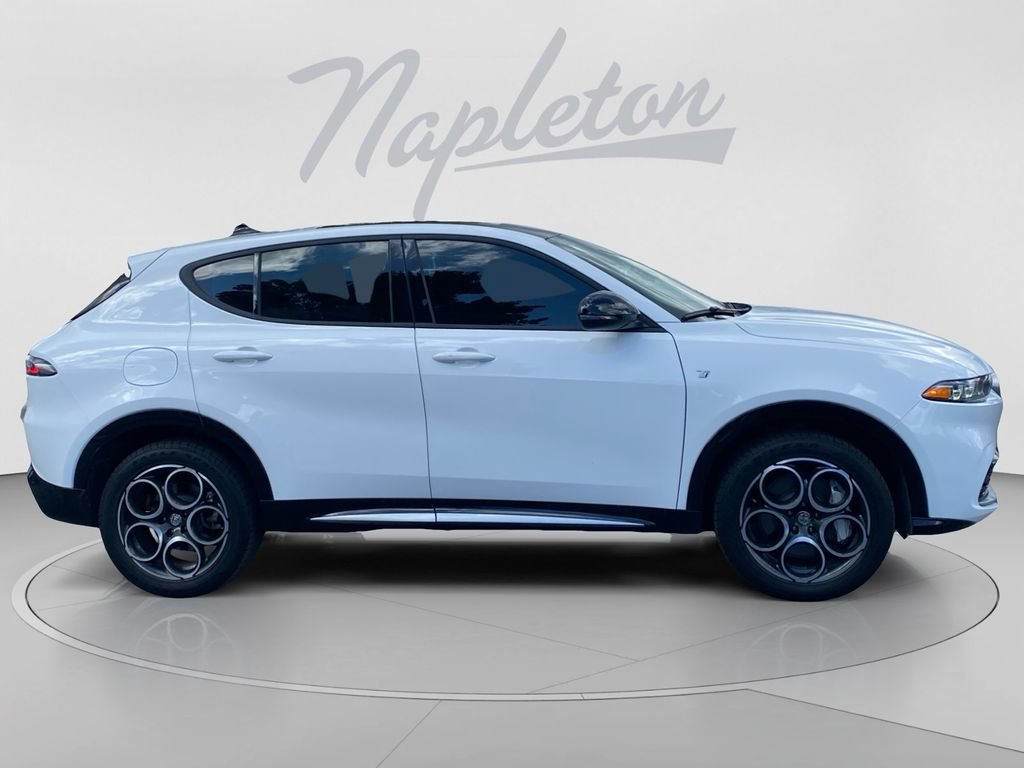 Used 2024 Alfa Romeo Tonale Ti w/ Premium Interior Package AWD/4WD image 7