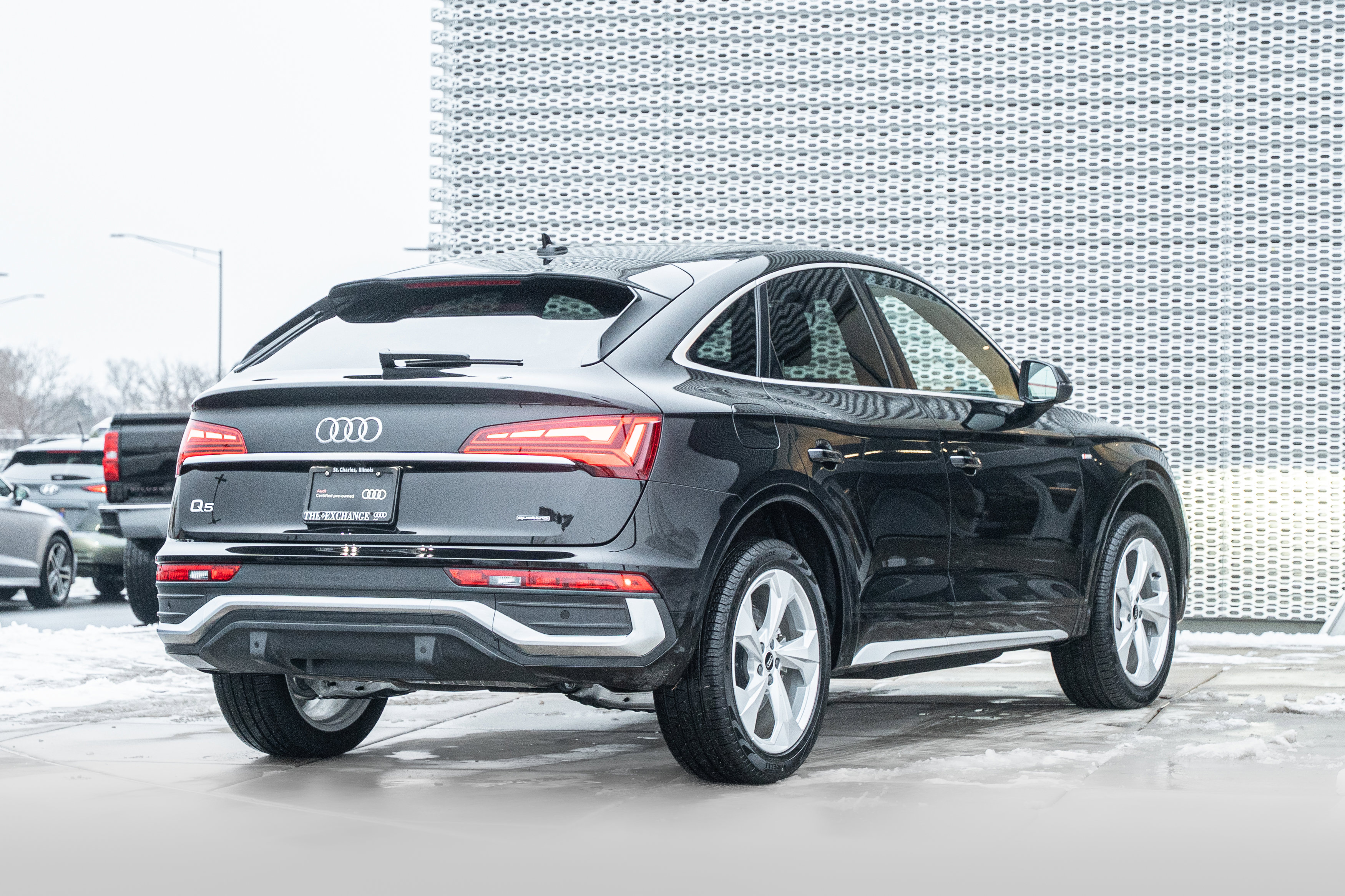 Certified 2025 Audi Q5 2.0T Premium Plus w/ Premium Plus Package image 4