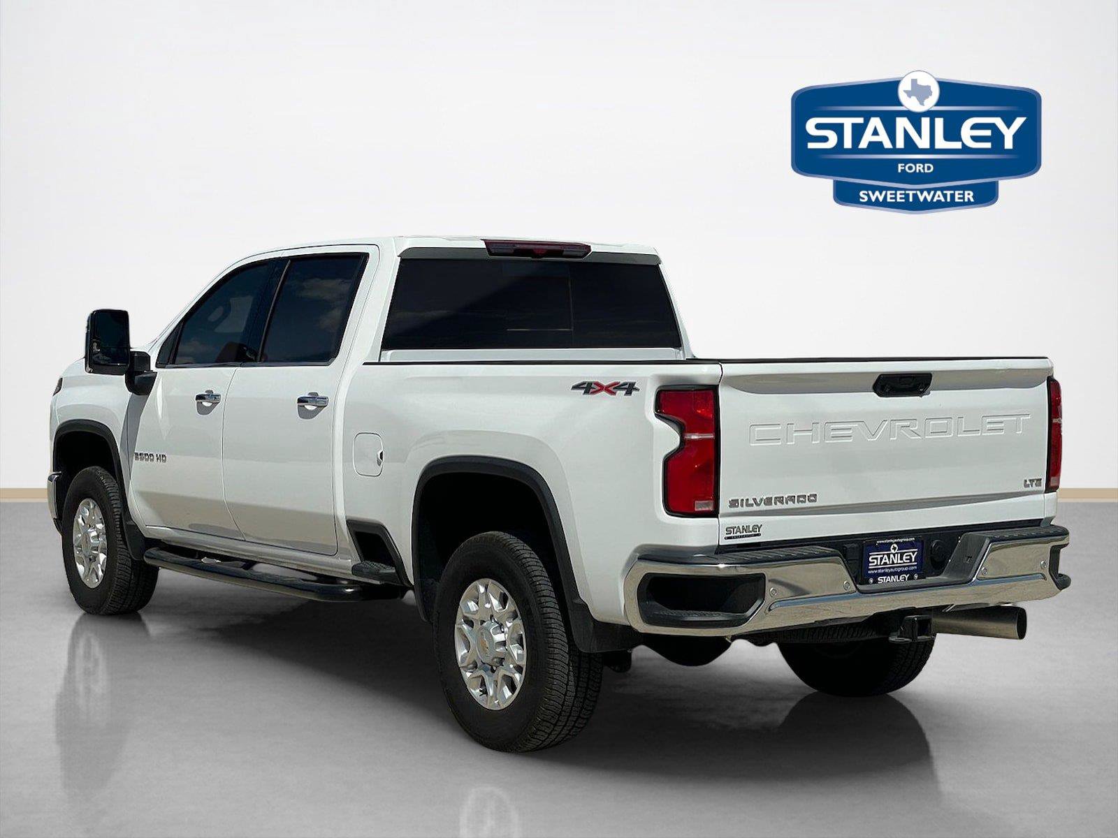 Used 2025 Chevrolet Silverado 2500 LTZ w/ LTZ Convenience Package AWD/4WD image 5
