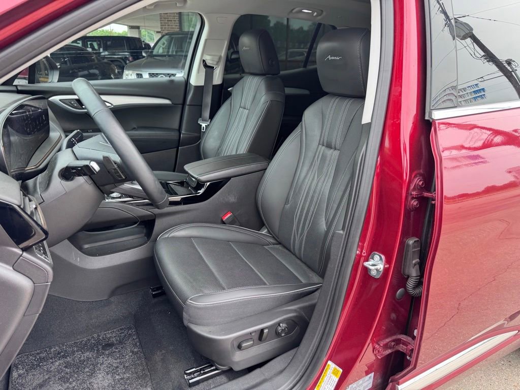 Used 2024 Buick Envision Avenir AWD/4WD image 12