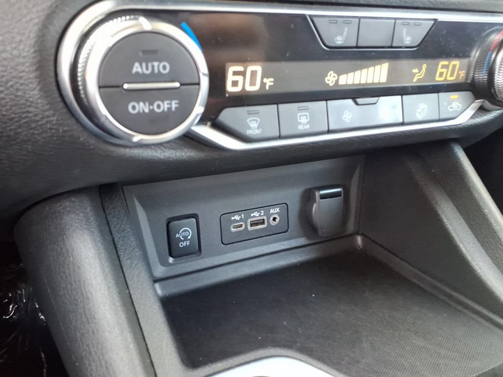 Certified 2025 Nissan Sentra SR FWD image 18