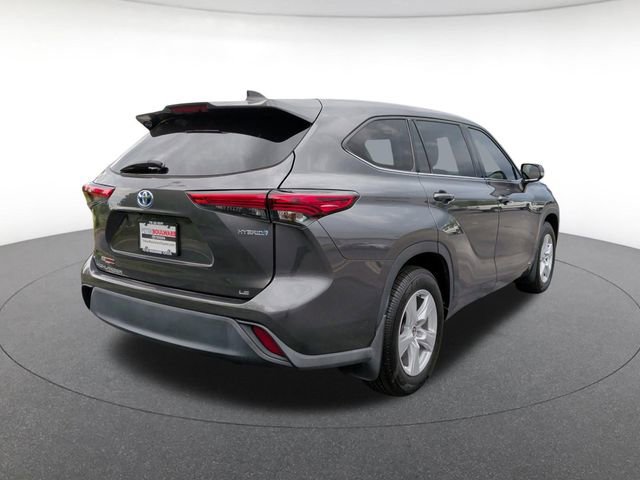 Used 2022 Toyota Highlander LE AWD/4WD image 6