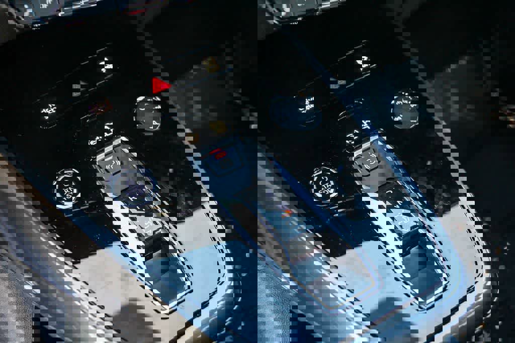 Used 2025 Audi Q4 e-tron Premium Plus w/ Premium Plus AWD/4WD image 18