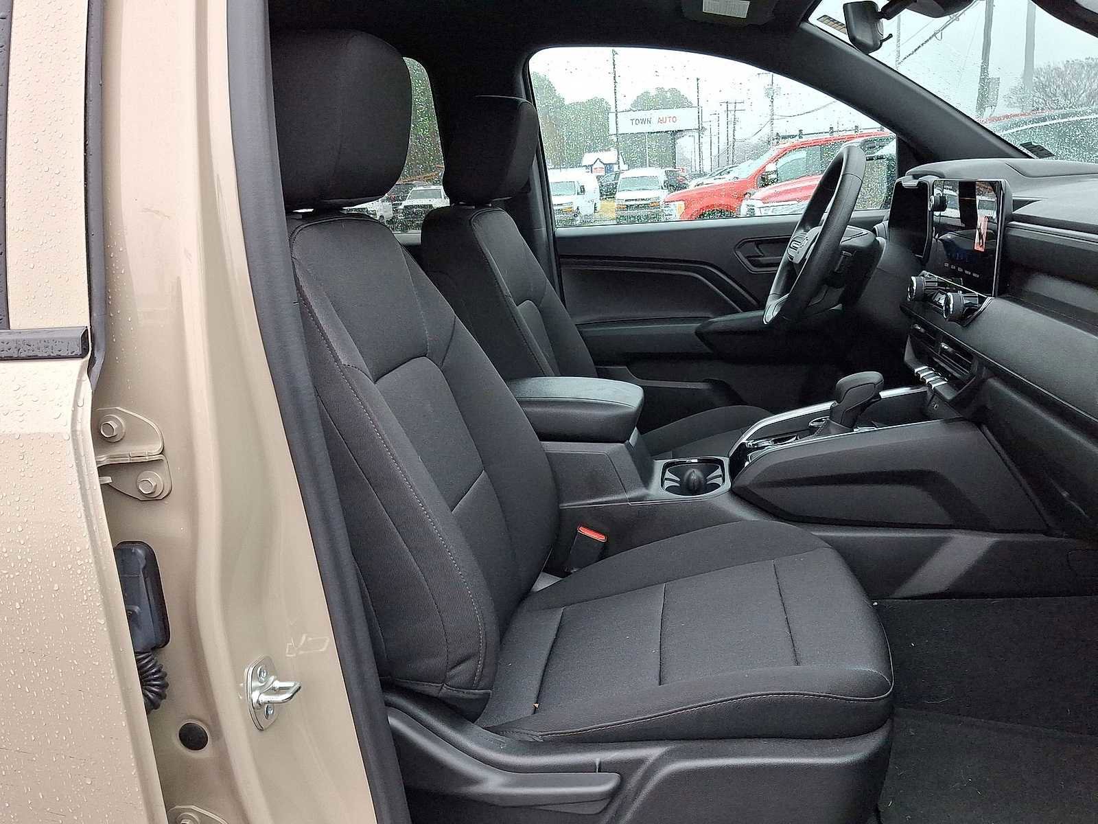 Used 2024 Chevrolet Colorado Trail Boss image 32