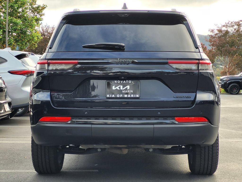 Used 2024 Jeep Grand Cherokee Limited w/ Luxury Tech Group II image 7