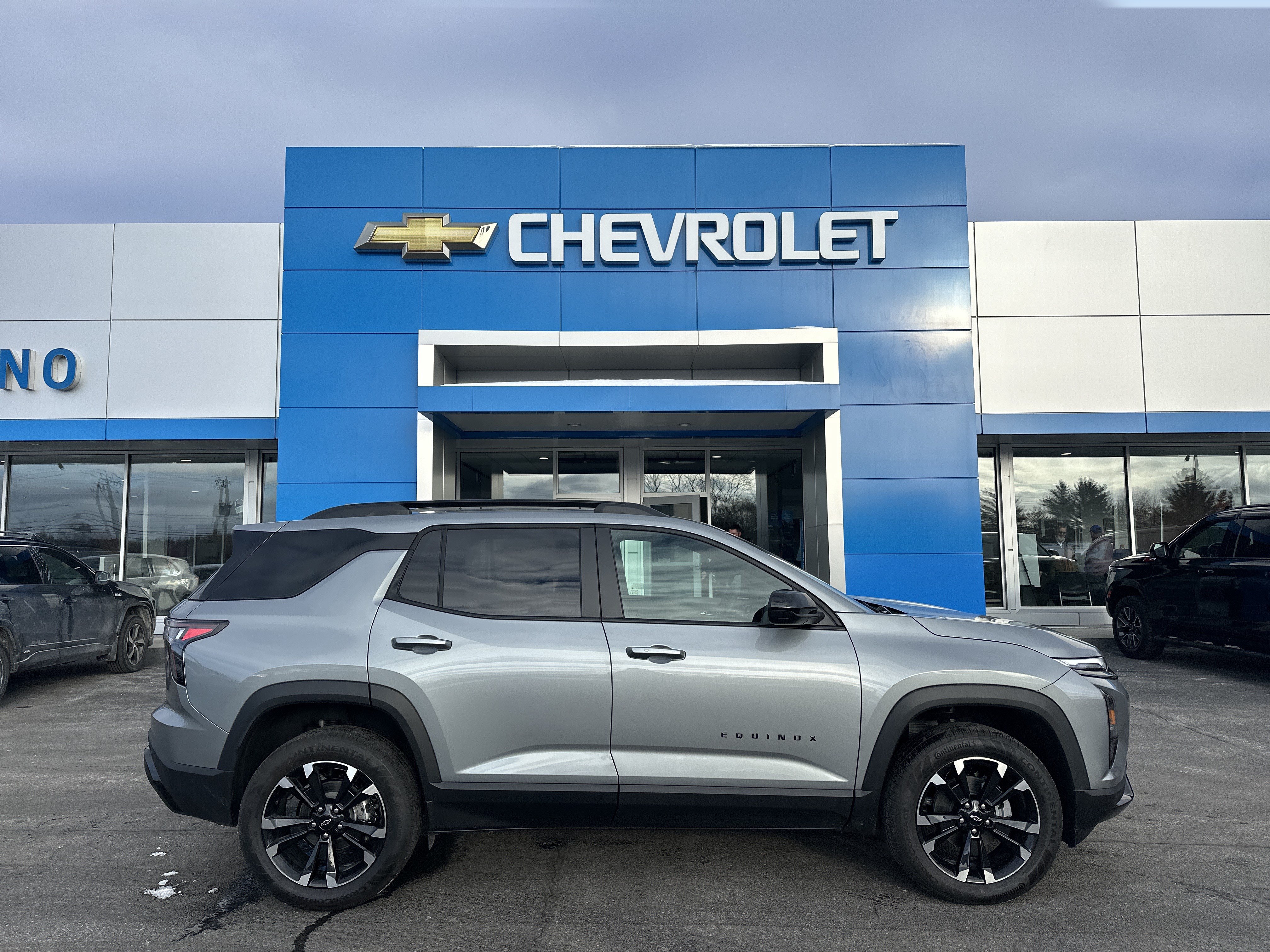 New 2026 Chevrolet Equinox RS w/ Convenience Package III AWD/4WD image 1