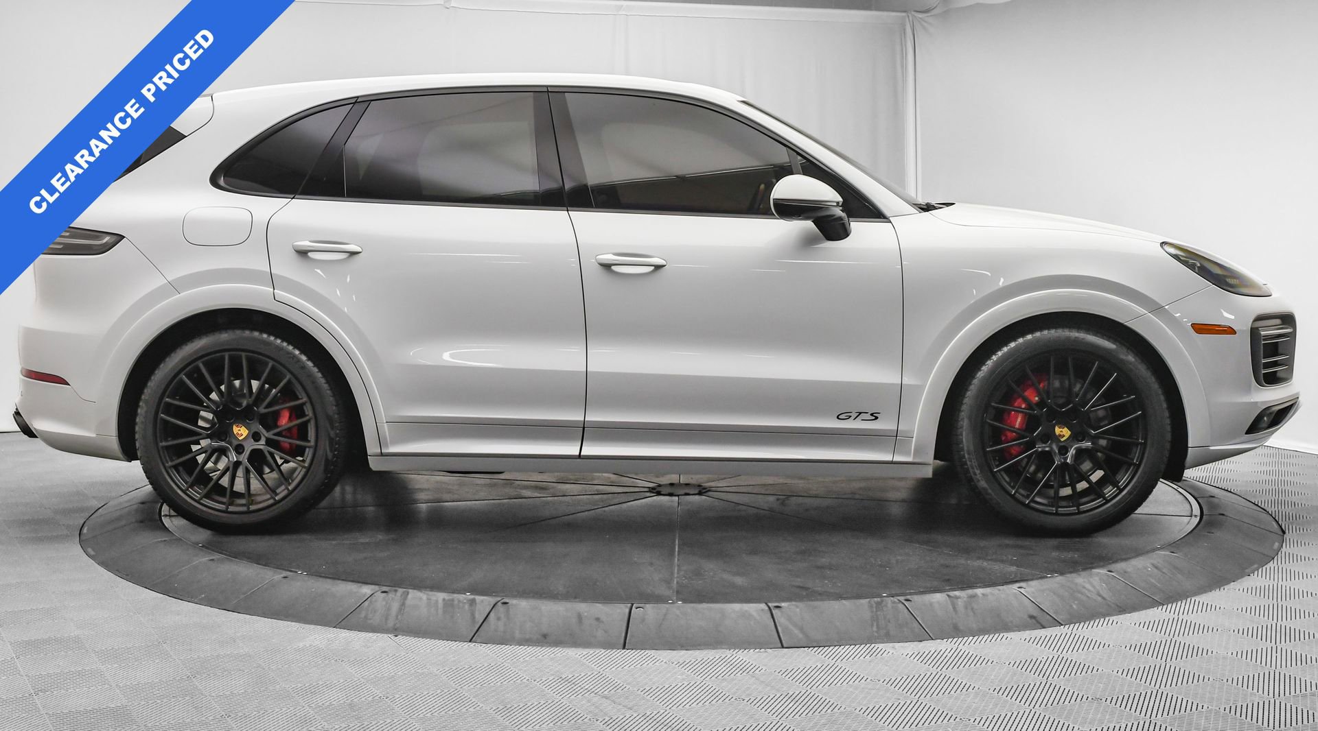 Used 2023 Porsche Cayenne GTS image 10