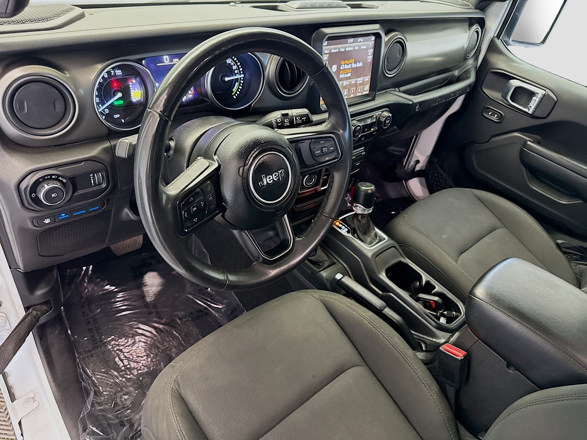 Used 2023 Jeep Wrangler Unlimited w/ Cold Weather Group AWD/4WD image 7