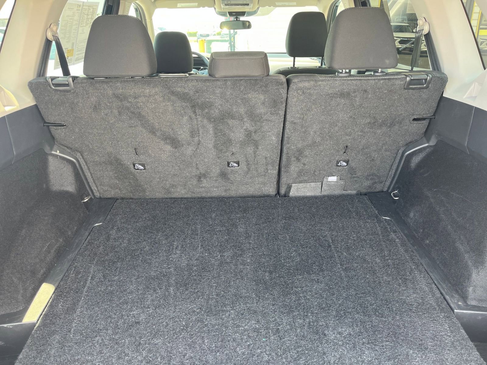 Used 2025 Nissan Rogue SV image 33