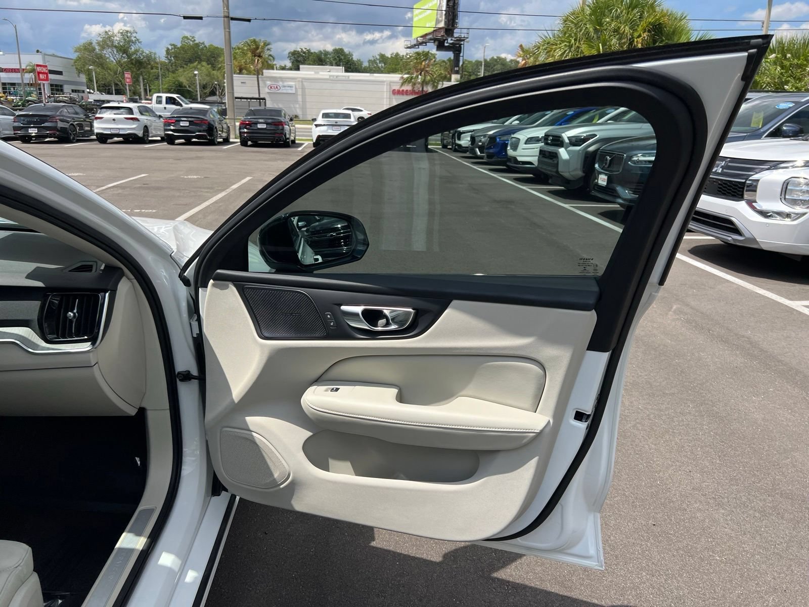 Used 2023 Volvo S60 T8 Plus AWD/4WD image 56