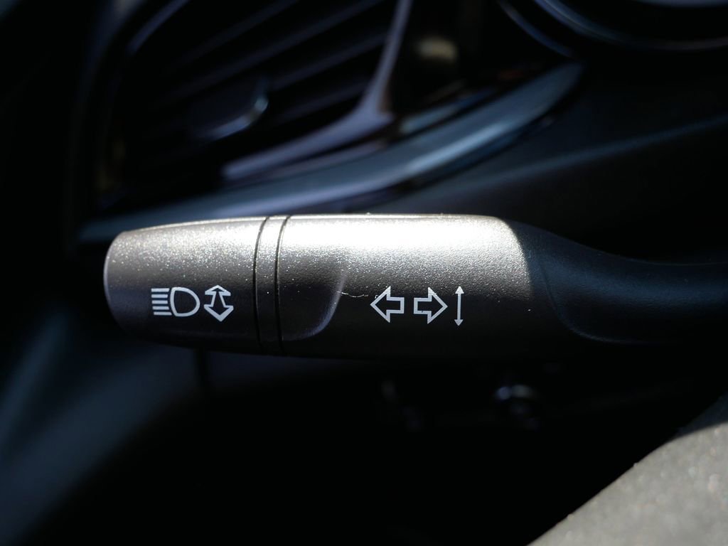 Used 2018 Buick Regal Preferred image 24