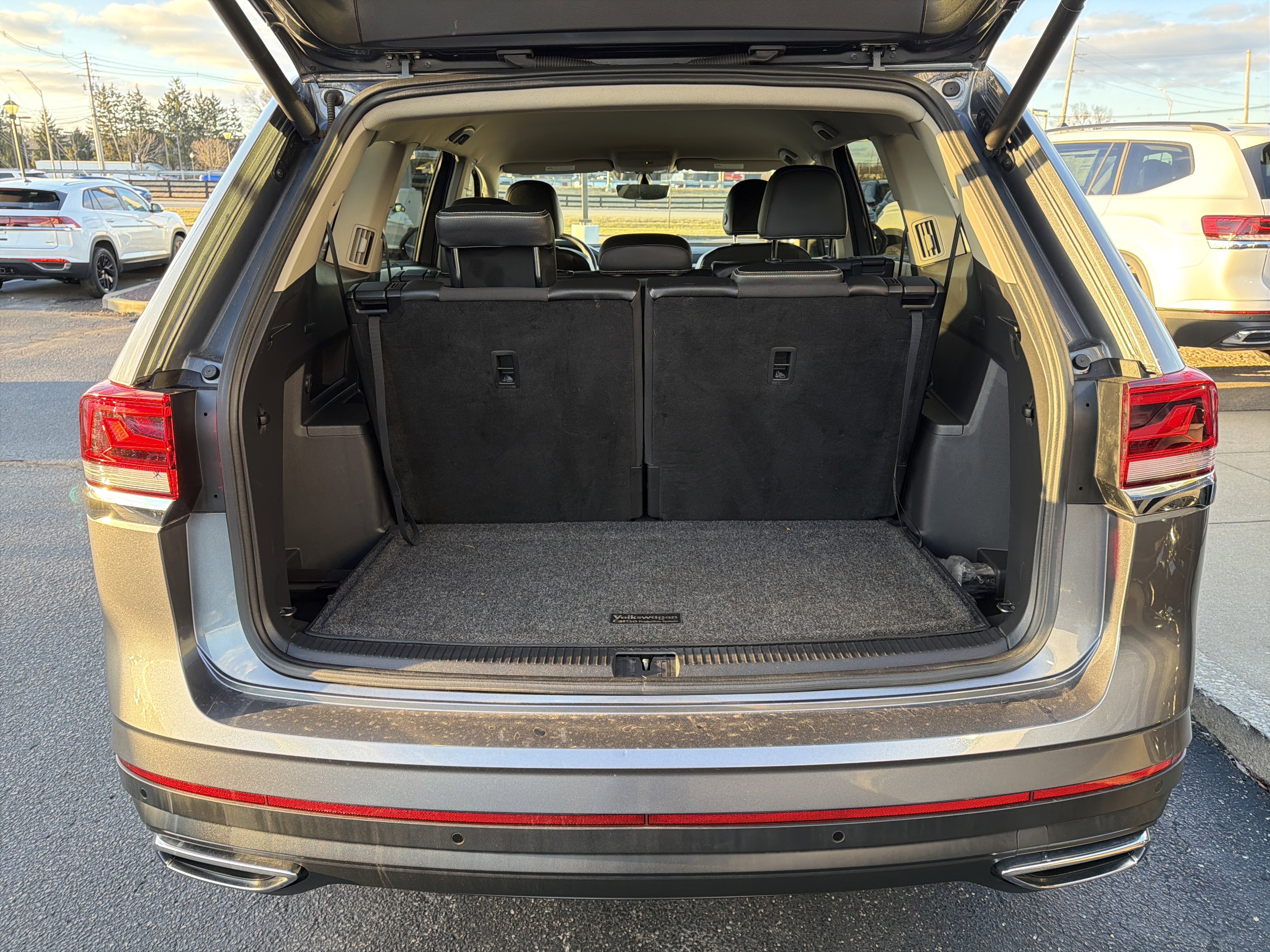 Used 2021 Volkswagen Atlas SE image 30