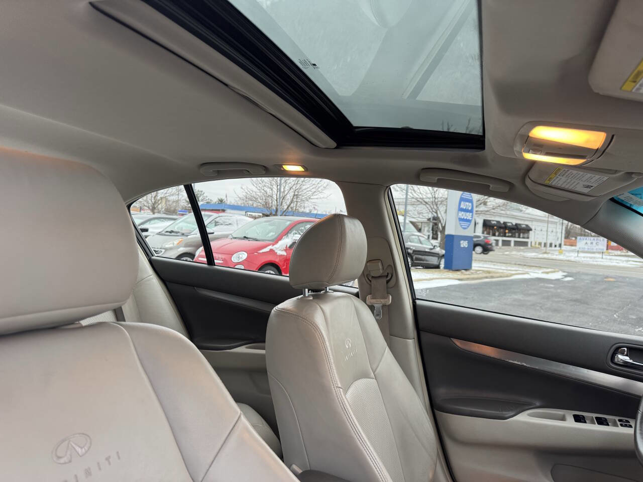 Used 2011 INFINITI G37 x w/ Premium Pkg image 19