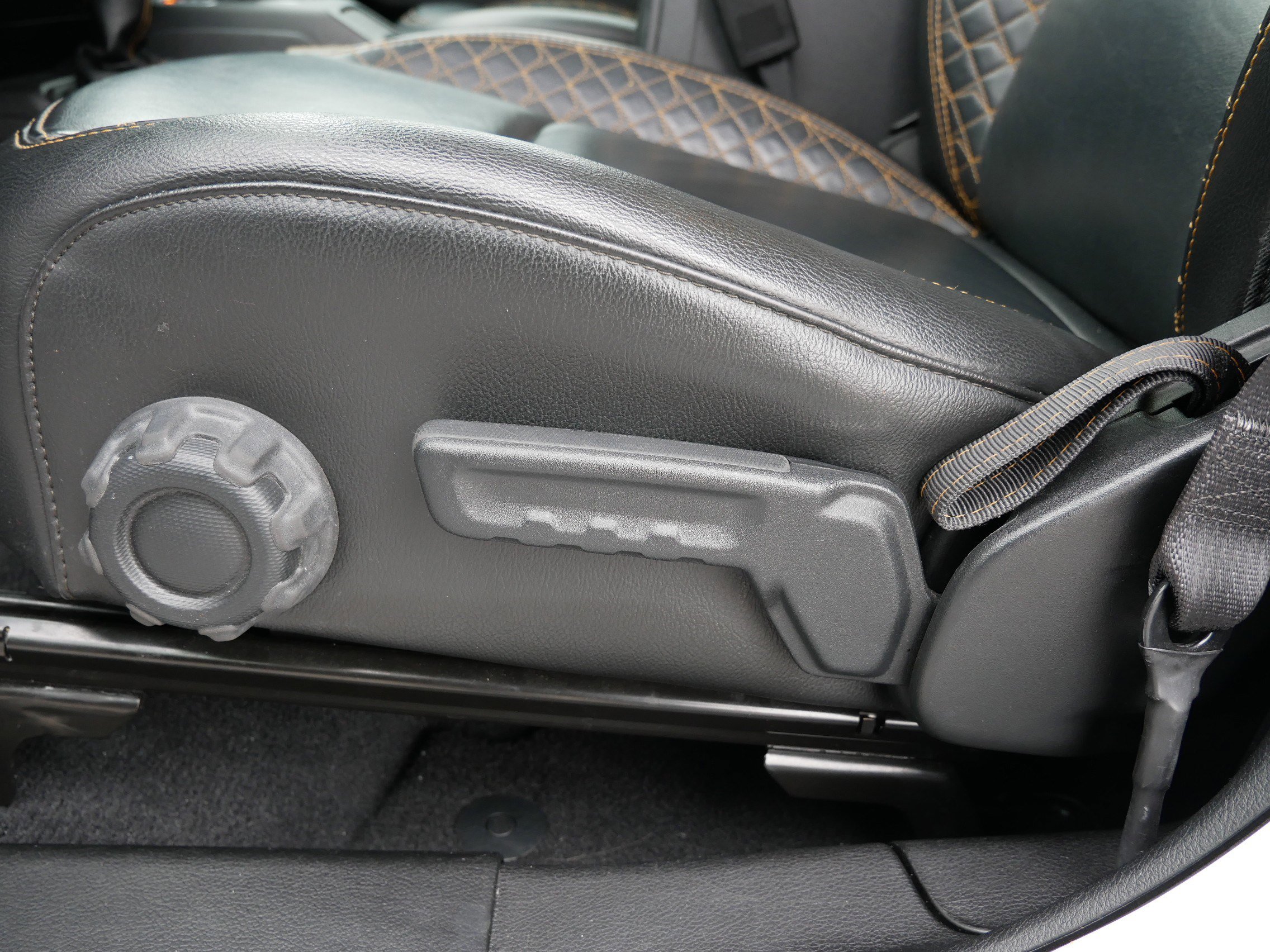 Used 2023 Jeep Gladiator Overland image 19