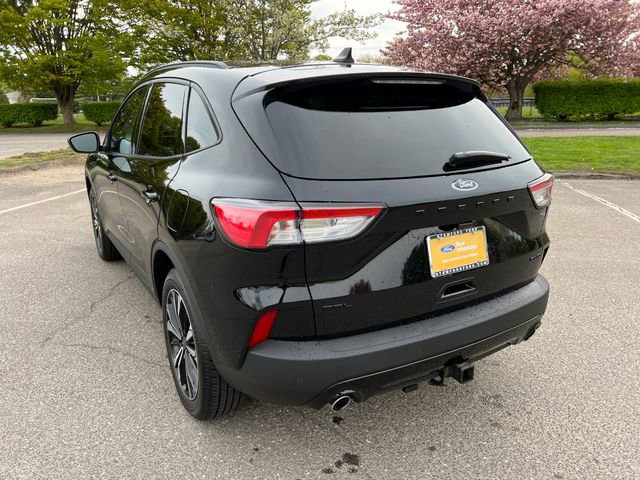 Used 2022 Ford Escape SEL w/ SEL Stealth AWD Package image 8
