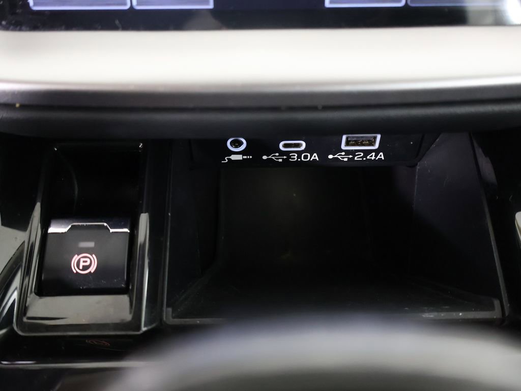 Used 2023 Subaru Outback Premium image 4