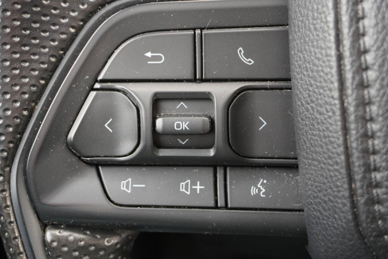 Used 2024 Toyota Tacoma SR RWD image 11