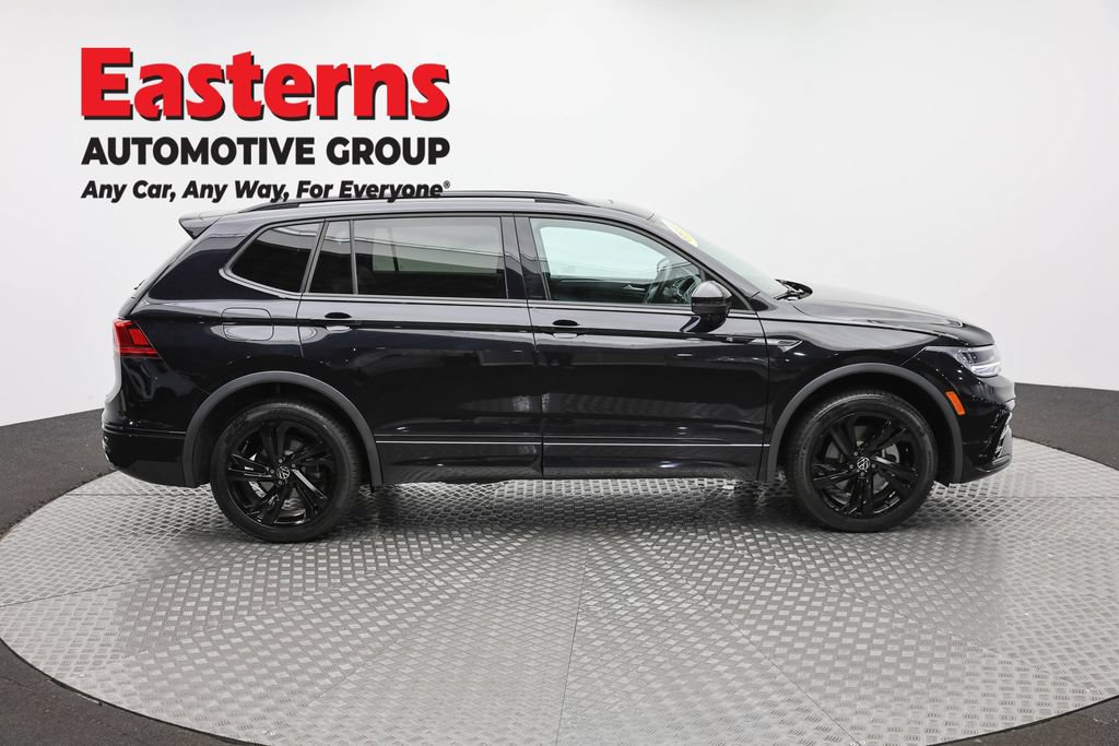 Used 2024 Volkswagen Tiguan SE R-Line AWD/4WD image 4