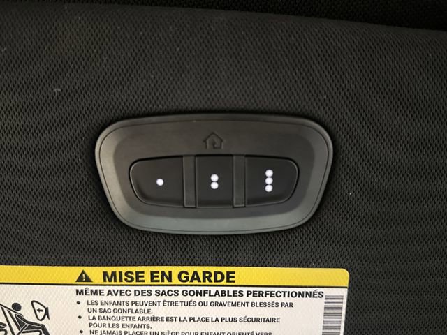 Certified 2025 Chrysler Pacifica Limited image 27