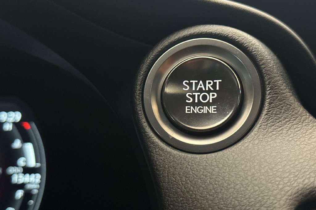 Used 2025 Lexus IS 500 RWD image 22