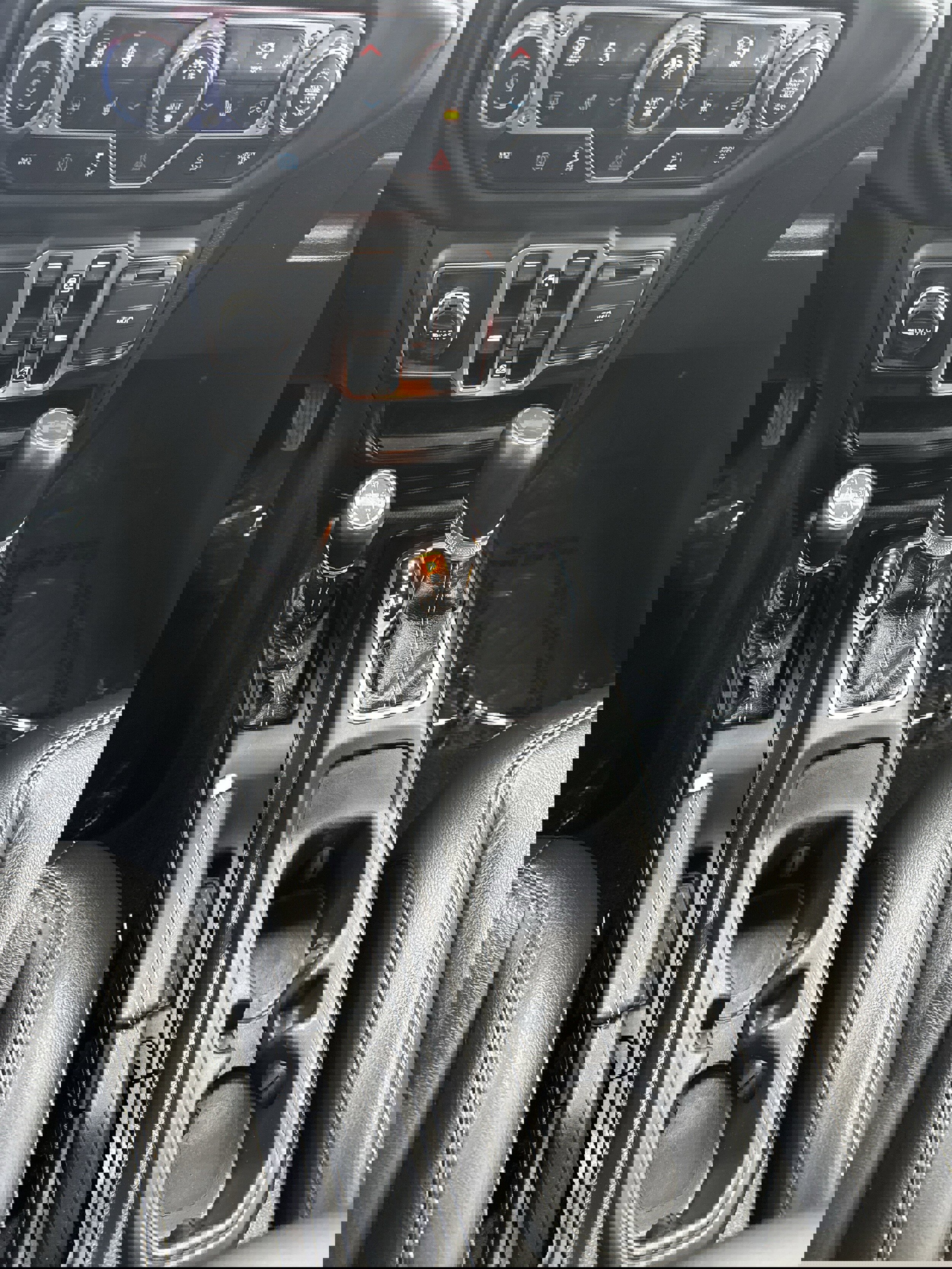 Used 2023 Jeep Wrangler Sahara w/ Cold Weather Group image 21