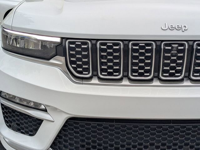 Used 2025 Jeep Grand Cherokee Summit image 13