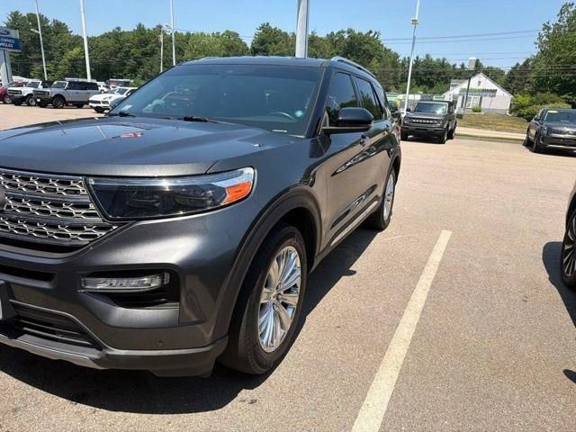 Used 2020 Ford Explorer Limited AWD/4WD image 2