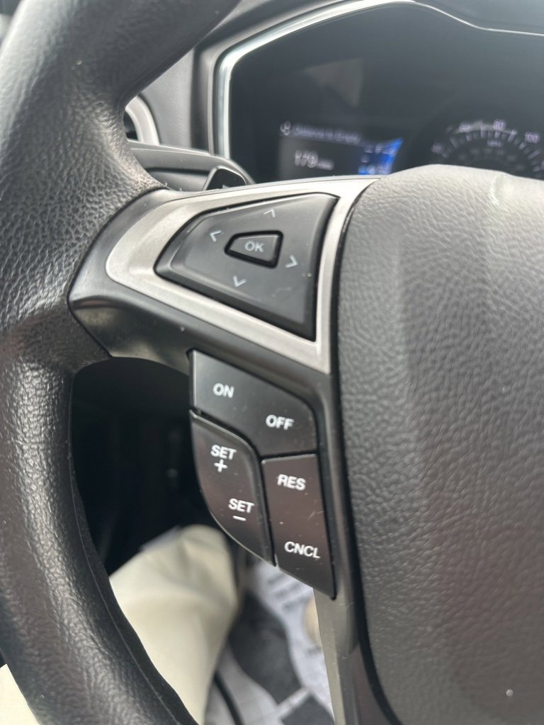 Used 2020 Ford Fusion SE image 12